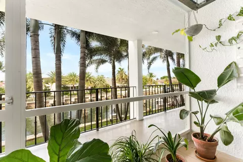 109 Paradise Harbour Blvd #204, North Palm Beach, FL 33408