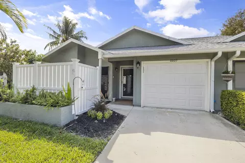 6609 SE Yorktown Dr, Hobe Sound, FL 33455