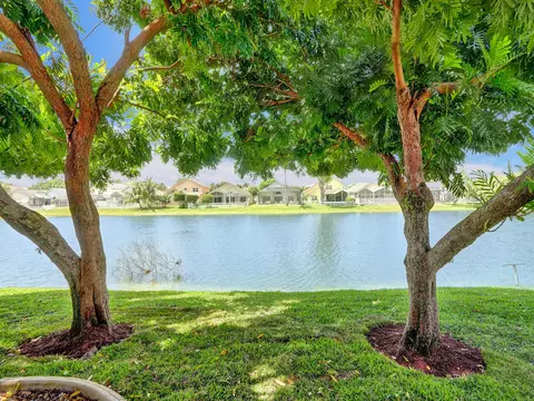 7460 Rockbridge Cir, Lake Worth, FL 33467