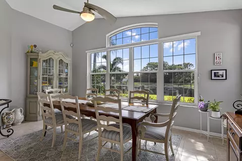 3934 N Longview Dr, Jupiter, FL 33477