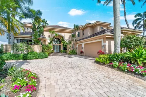 114 Saint Martin Dr, Palm Beach Gardens, FL 33418