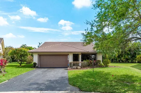 1460 Lakeview Cir, Coral Springs, FL 33071