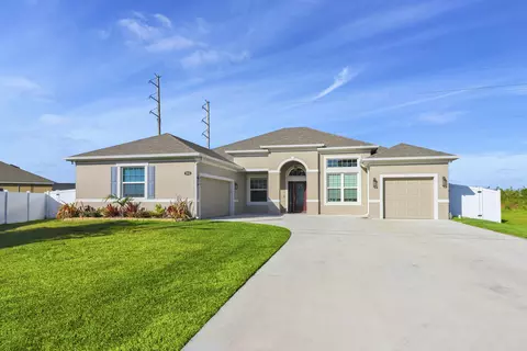 1910 SW Mackenzie St, Port Saint Lucie, FL 34953