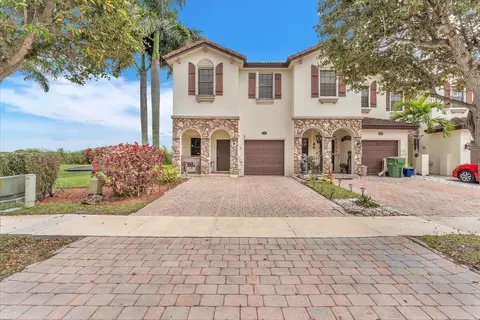 385 NE 37th Pl, Homestead, FL 33033