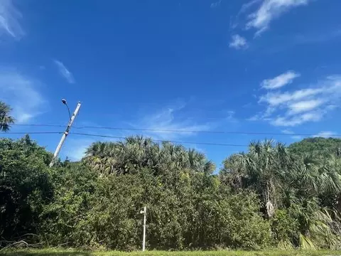 5600 Tangelo Dr, Fort Pierce, FL 34982