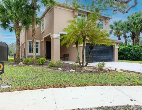 1570 Briar Oak Dr, Royal Palm Beach, FL 33411