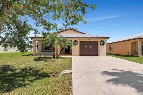 38 Silver Oak Dr, Port Saint Lucie, FL 34952