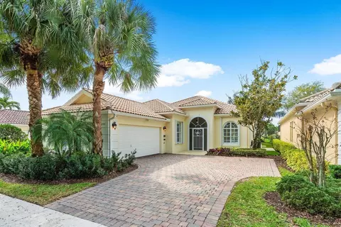 8312 Dominica Pl, Wellington, FL 33414