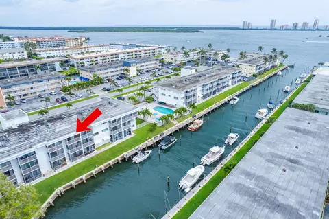 130 Doolen Ct #304, North Palm Beach, FL 33408