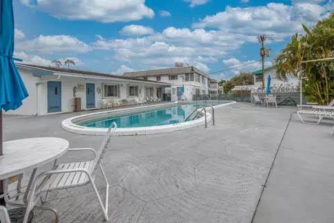 2440 Lake Osborne #210, Lake Worth Beach, FL 33461