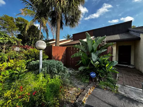 2916 NW 67th Ct, Fort Lauderdale, FL 33309