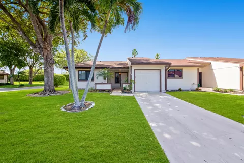 35 Kensington Ln, Boynton Beach, FL 33426