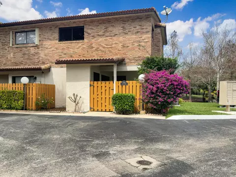 12461 NW 3rd #C4, Plantation, FL 33325