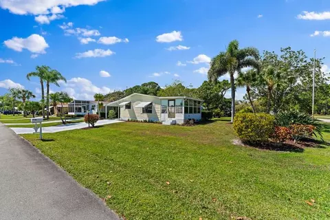 8201 W Bitterbush Ln, Port Saint Lucie, FL 34952