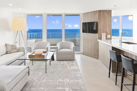 500 S Ocean Blvd #PH6, Boca Raton, FL 33432