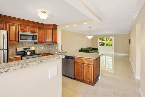 2601 NE 3rd Ct #1040, Boynton Beach, FL 33435
