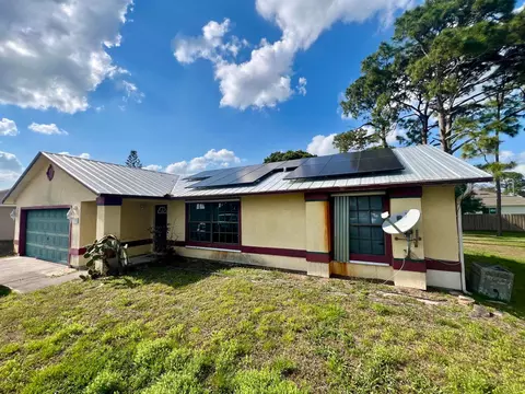 355 SE Husted Ter, Port Saint Lucie, FL 34983