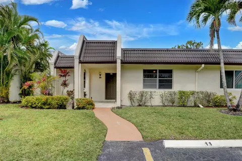 115 Lake Susan Dr, West Palm Beach, FL 33411