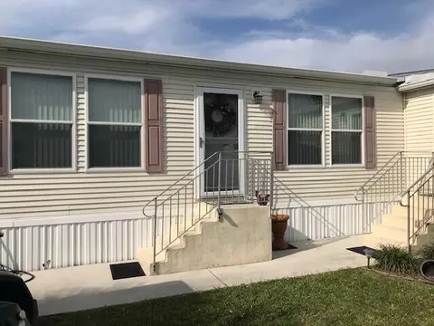 20 Madrid Ln, Port Saint Lucie, FL 34952