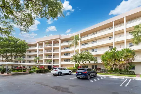 565 Oaks #407, Pompano Beach, FL 33069