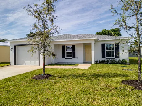 5002 SE 43rd St, Okeechobee, FL 34974