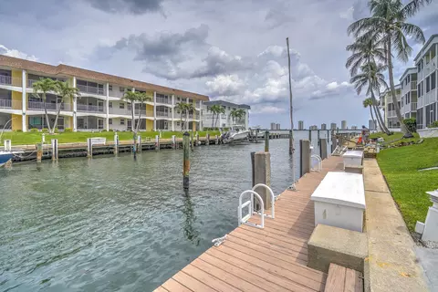 111 Doolen Ct #202, North Palm Beach, FL 33408