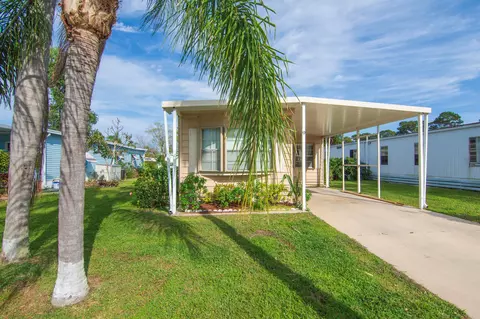 9 La Costa Ln, Port Saint Lucie, FL 34952