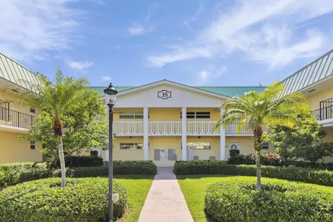 35 Colonial Club Dr #105, Boynton Beach, FL 33435