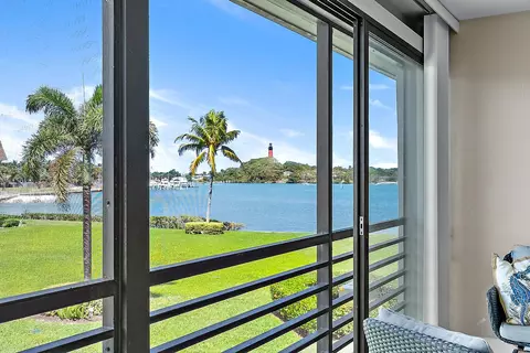 755 Saturn St #E204, Jupiter, FL 33477
