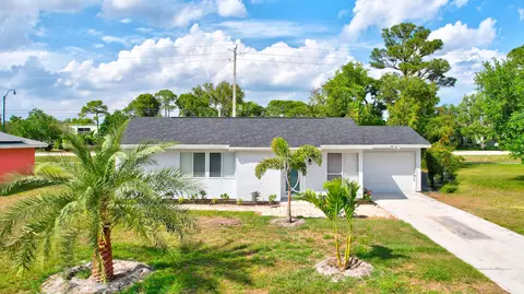 2041 SE Rainier, Port Saint Lucie, FL 34952