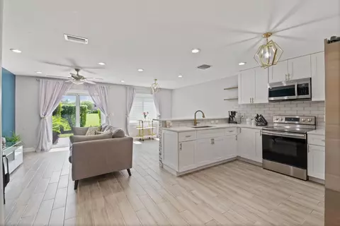 5274 Pine Meadows Rd, Lake Worth, FL 33463