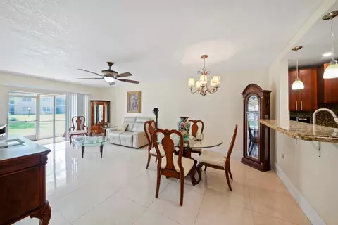9818 Marina Blvd #1205, Boca Raton, FL 33428