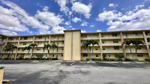 9949 Sandalfoot #524, Boca Raton, FL 33428