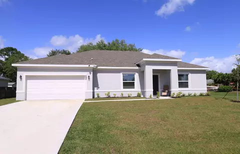 592 SW Dauphin Ave, Port Saint Lucie, FL 34953