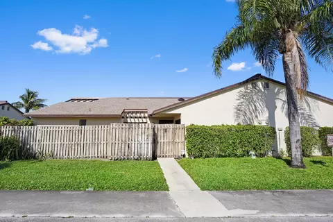 2504 Waterview Cir, Palm Springs, FL 33461