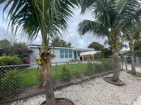 1017 S D St, Lake Worth Beach, FL 33460