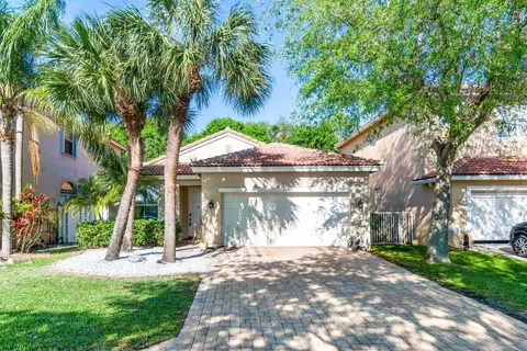 6561 Lurais Dr, Lake Worth, FL 33463