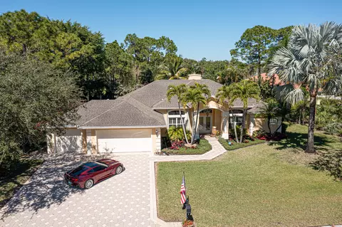 8166 SW Yachtsmans Dr, Stuart, FL 34997