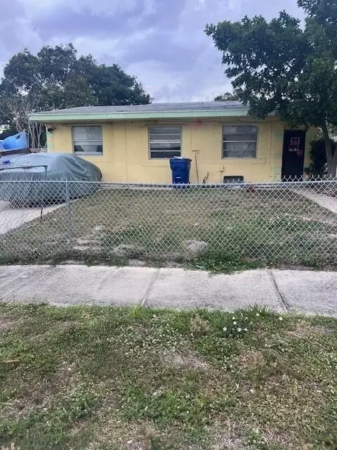 1132 W 27 St, Riviera Beach, FL 33404