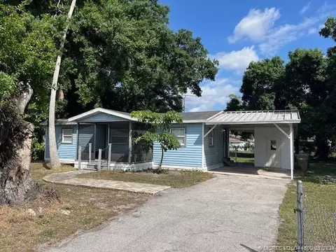916 NW 4th St, Okeechobee, FL 34972
