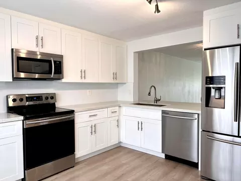 5589 Fairway Park Dr #103, Boynton Beach, FL 33437