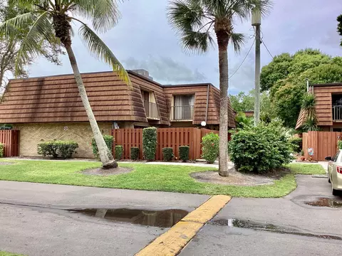 1440 N Lawnwood Cir #19 D, Fort Pierce, FL 34950