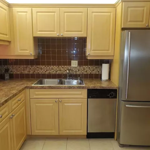 2855 S Garden Dr #107, Lake Worth, FL 33461