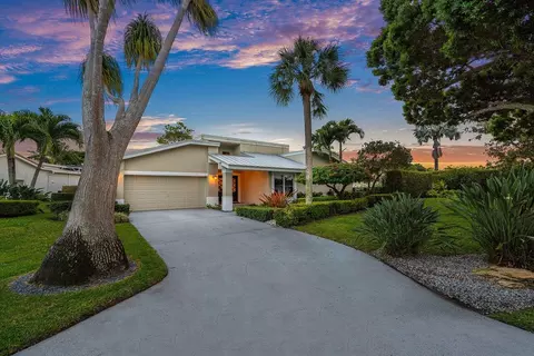 665 Lakewoode Cir E, Delray Beach, FL 33445