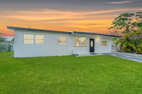 2171 Tarragon Rd, West Palm Beach, FL 33415