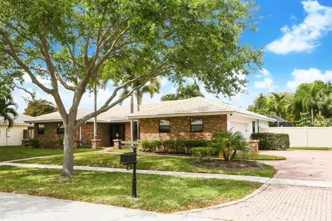 6821 S Grande Dr, Boca Raton, FL 33433