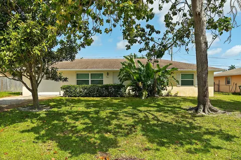 3327 Diamondhead, Lake Worth, FL 33462