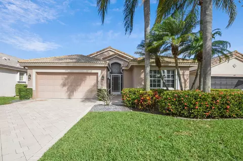 6813 Sun River Rd, Boynton Beach, FL 33437