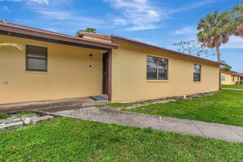 468 Glenwood Dr, West Palm Beach, FL 33415