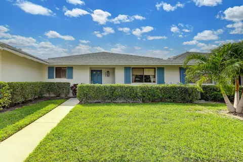 102 Club Dr, Palm Beach Gardens, FL 33418